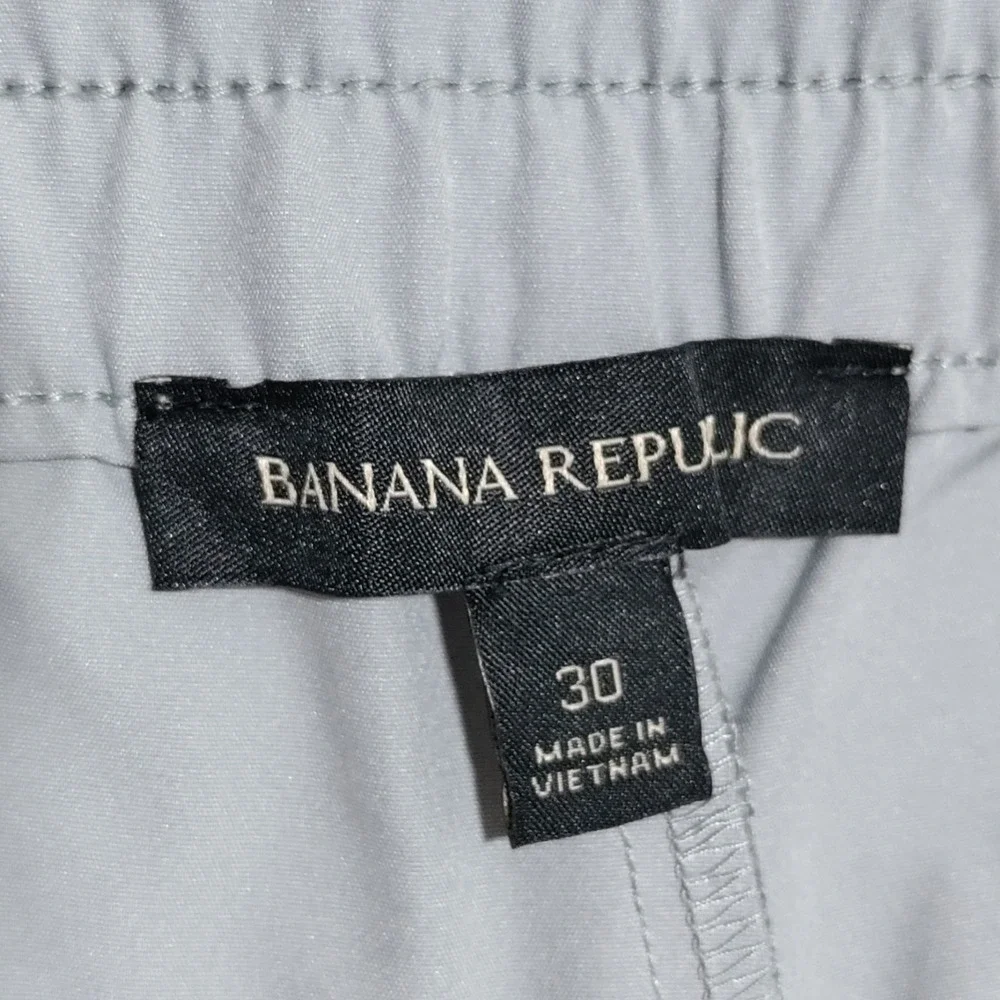 Banana Republic Mens Motion Tech‎ Hybrid Pants 30x29 Light Grey Water Repellant